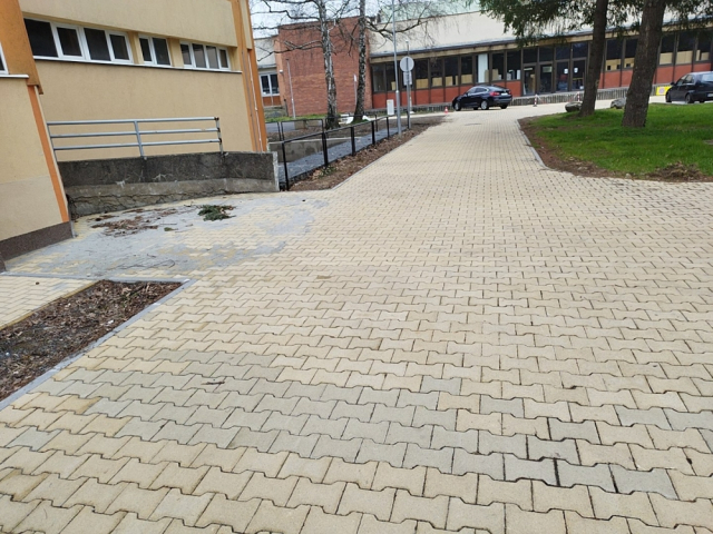 Komló, CLLD támfal és alagsor